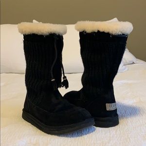 Ugg Suburb Crochet Black Boots. Size 7.
